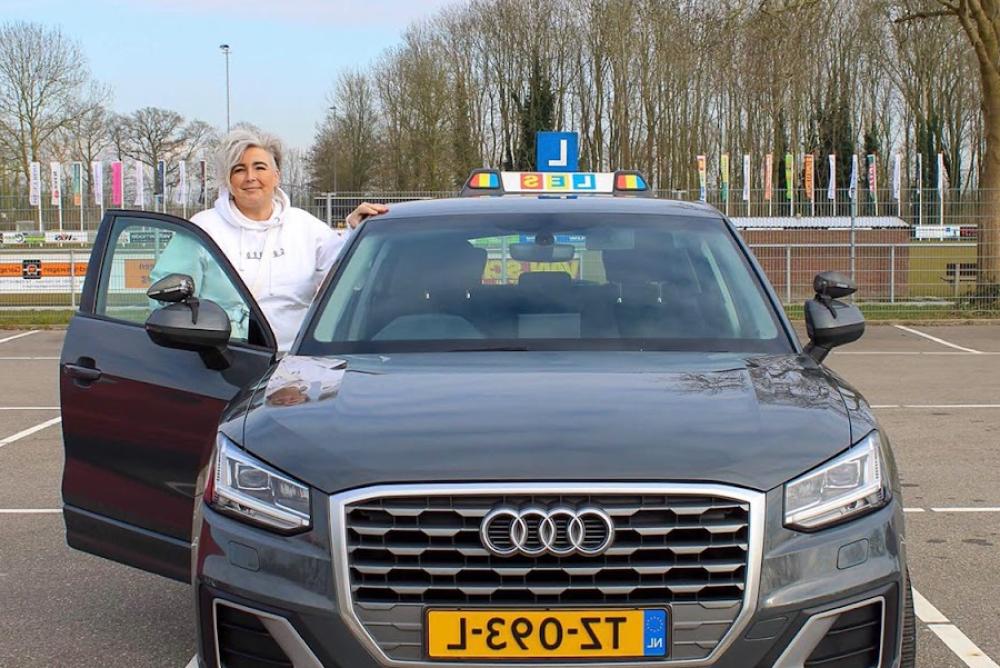 Auto- en Motorrijschool LES